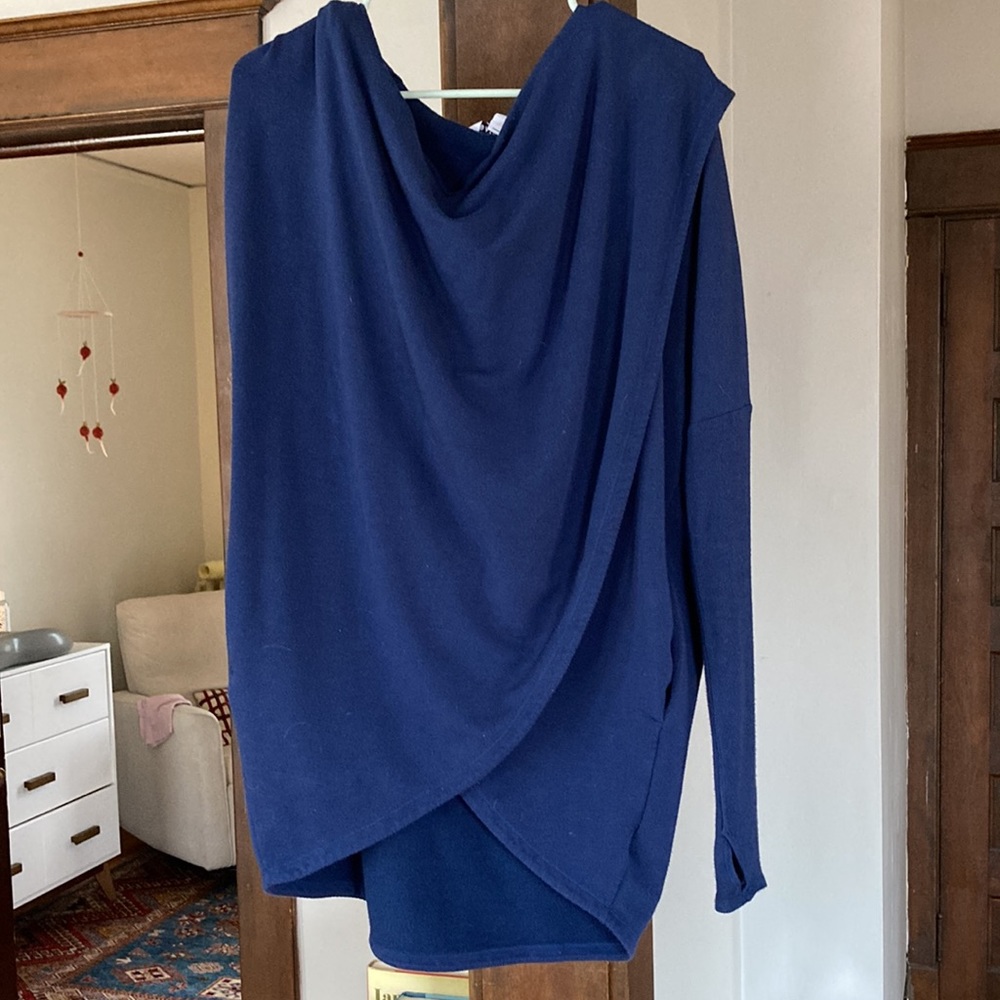 Athleta Purana wrap sweatshirt, barely worn